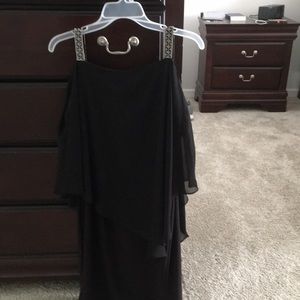 Black sleeveless dress